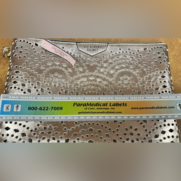 NWT Victoria’s Secret Rose Gold Laser Cut Wristlet Pouch Clutch Bag - Picture 9 of 12